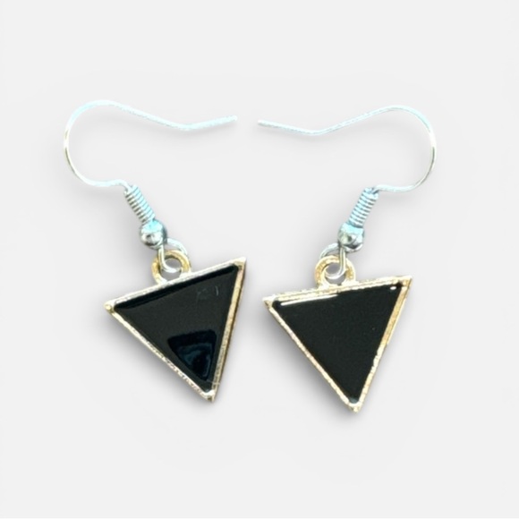 Handmade Jewelry - Chic Black and Gold Colored Triangle Earrings